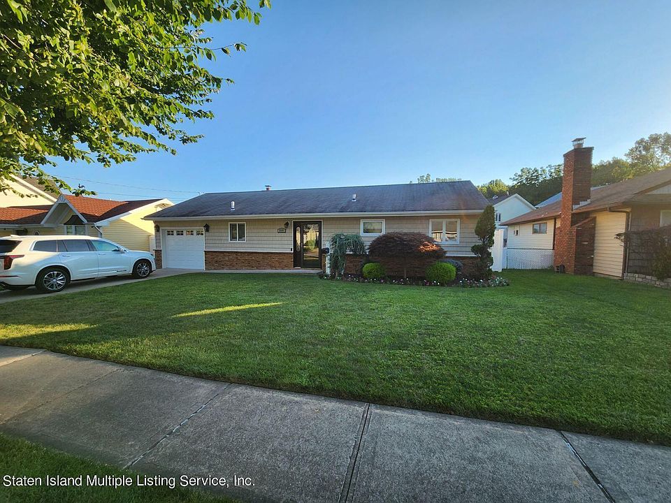 1st image of 218 Montreal Ave