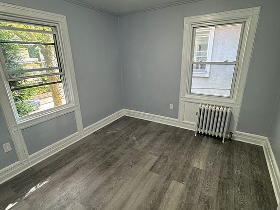 5th image of 330 Tecumseh Ave Floor 1
