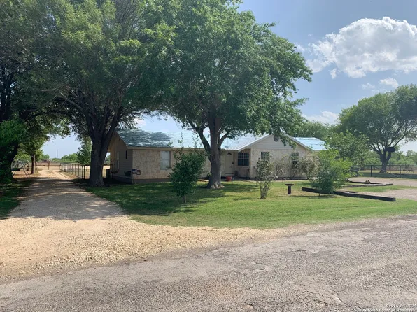 121 CR 367, Uvalde, TX 78801
