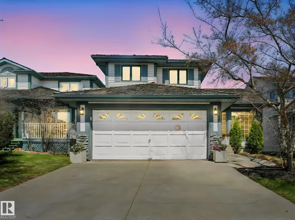 1060 Wedgewood Blvd NW, Edmonton, AB T6M 2L6