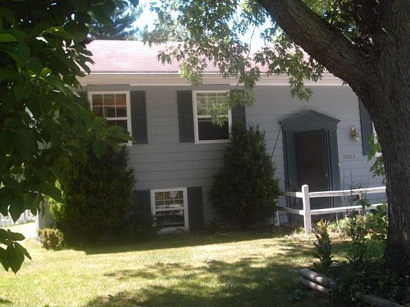 It is a beautiful home, new paint outside and inside