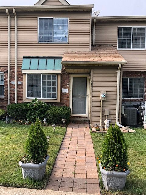 1st image of 20B Franklin Ln