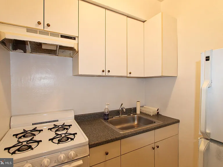 7174 Germantown Ave #6 — Photo 9