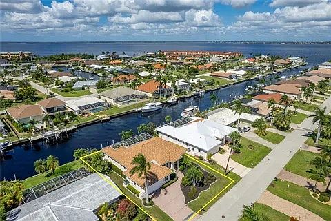 2nd image of 43 Tropicana Dr #1