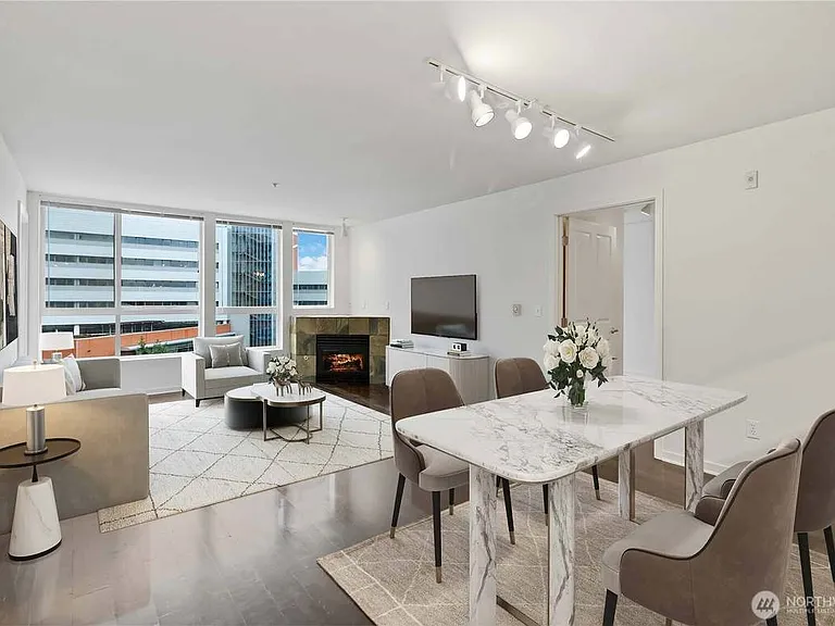 300 110th Ave NE #610 — Photo 5