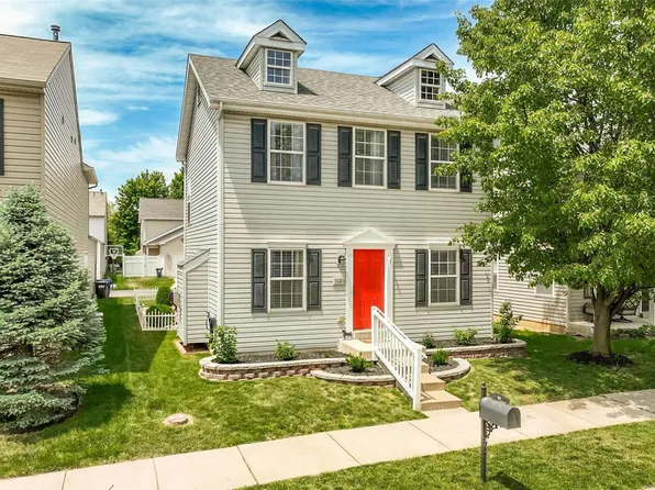 1021 Carpathian Dr, Lake Saint Louis, MO 63367