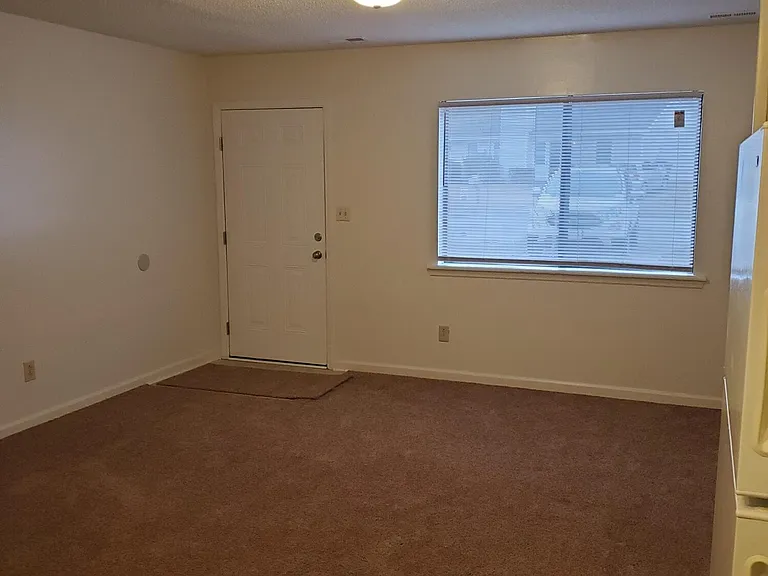 222 Easy St — Photo 3