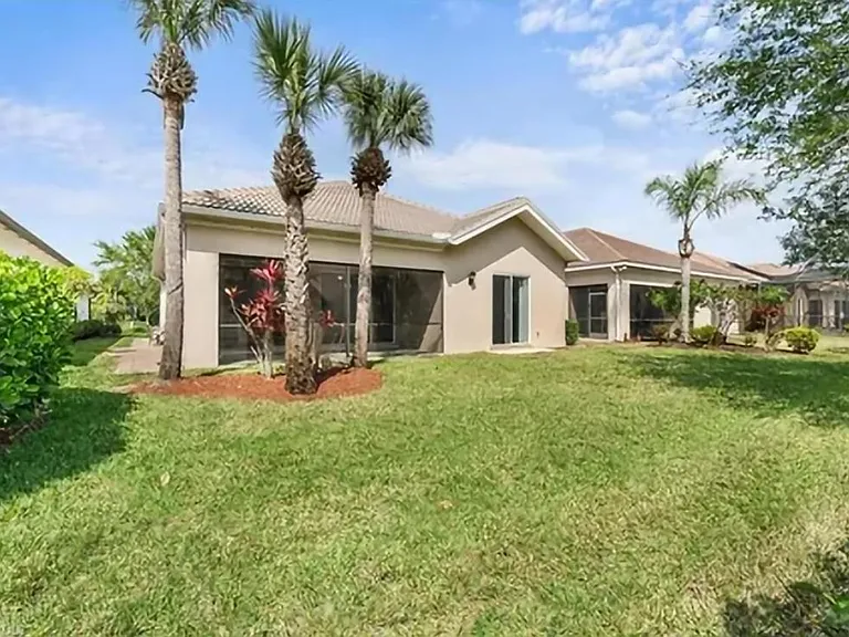 2302 Heydon Cir W — Photo 31