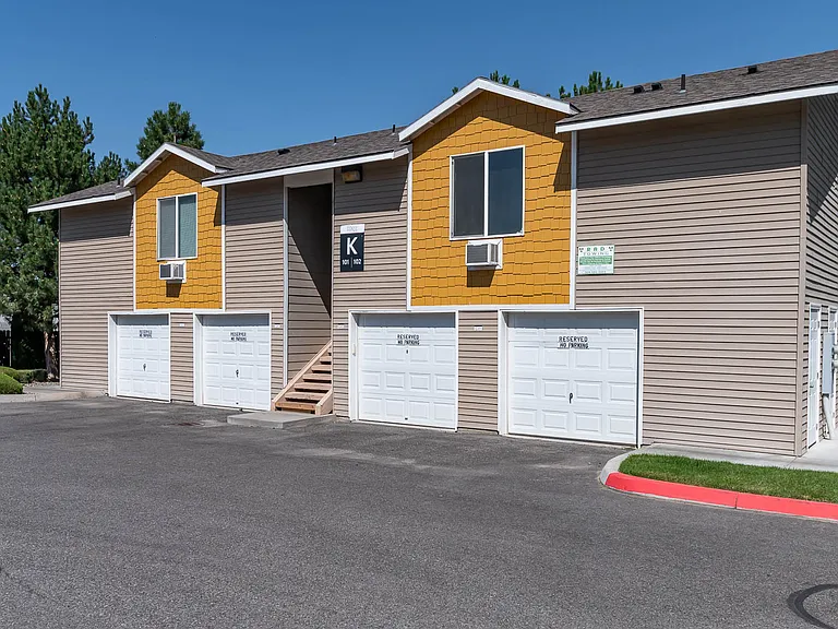 Center Pointe | Exterior Building