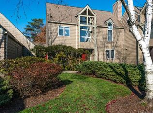 15 Timberwood Rd, West Hartford, CT 06117