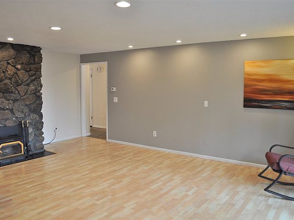 4th image of 1014 W Bellwood Dr