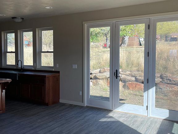 Eating area off the kitchen