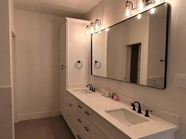 126 Amundsen St #A — Photo 7