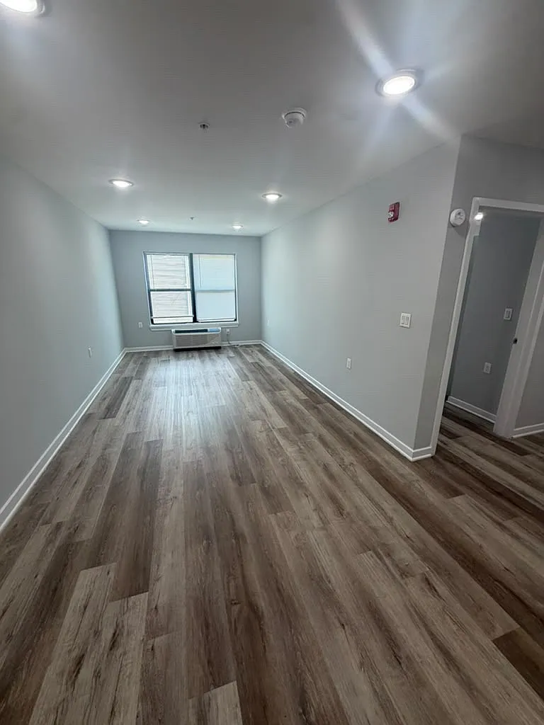 1 bed, $1,718 — Photo 4