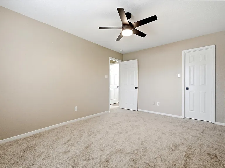 3711 Slocom Dr — Photo 37