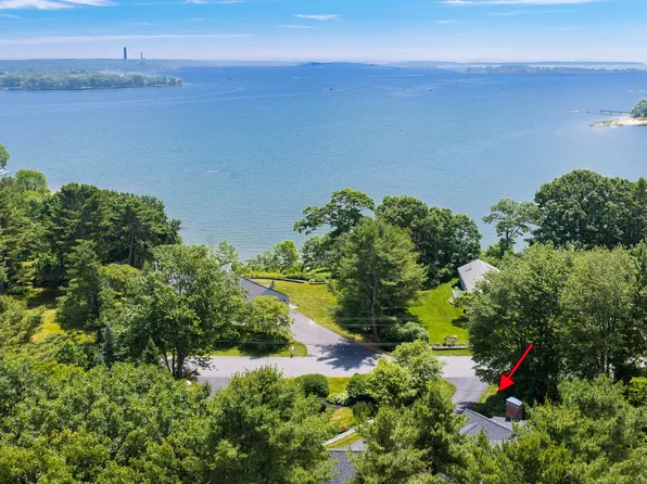 4 Ledge Road, Cumberland, ME 04110
