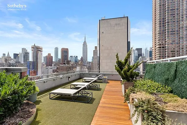 Rented by Sotheby's International Realty | media 35