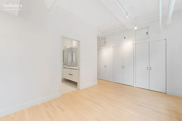 Rented by Sotheby's International Realty | media 25