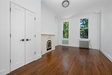 60 Diamond Street, #2L