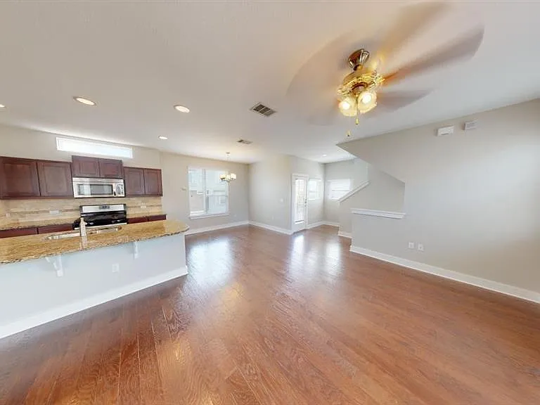 2021 Geniveive Ln #288C — Photo 5
