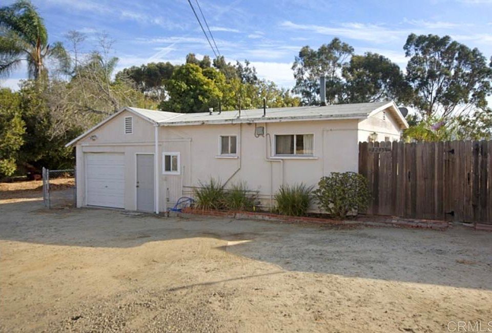 2nd image of 2245 Ivy Rd