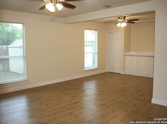 4th image of 231 Eastley Dr
