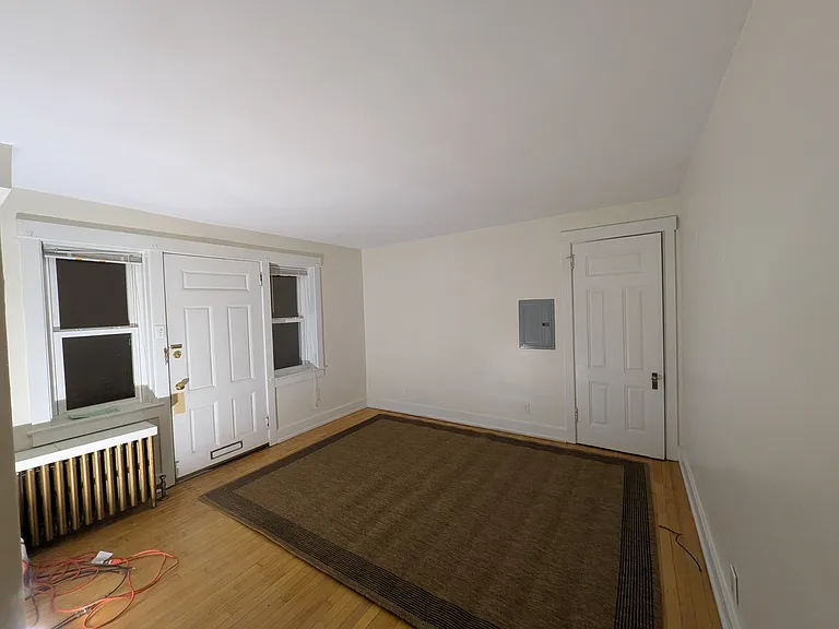 2825 Glenmore Ave — Photo 6