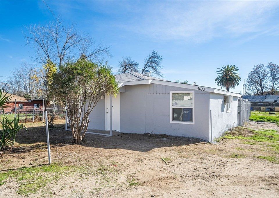 1st image of 4052 Lorraine Dr