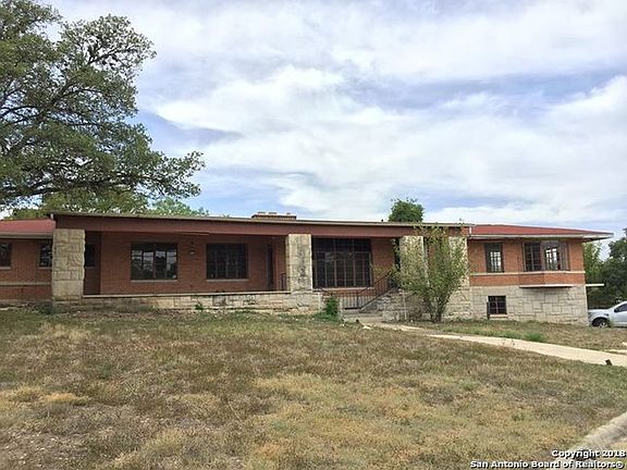 2nd image of 1115 Sutton Dr
