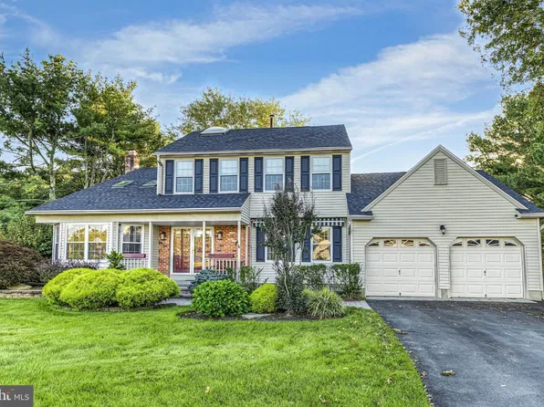 320 E Kelly Dr, Absecon, NJ 08205