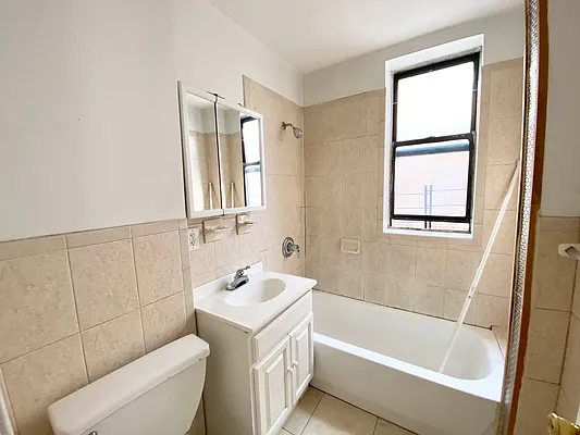 Rented by Bruma Realty LLC | media 7