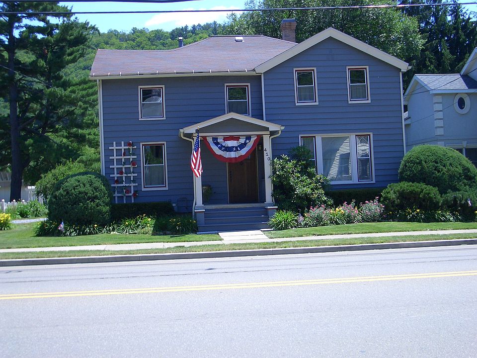 grey w/cream/red trim