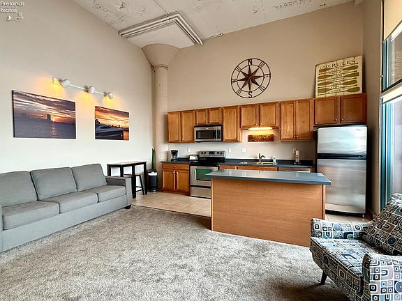 5th image of 401 W Shoreline Dr Unit 228