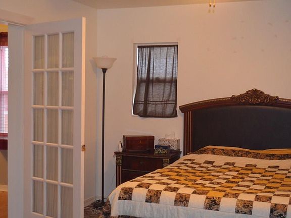 5th image of 111 N Hickory St