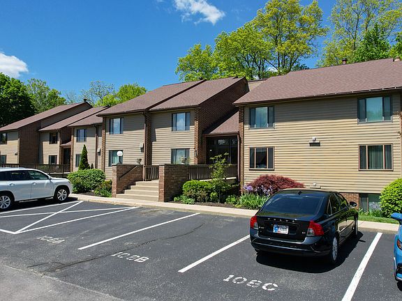 3rd image of 108 Knoll Ct APT A
