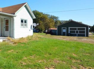204 N 1st St, Mayetta, KS 66509