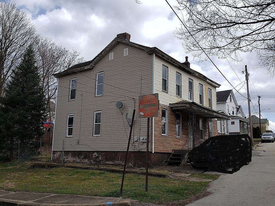 1st image of 711 Railroad St