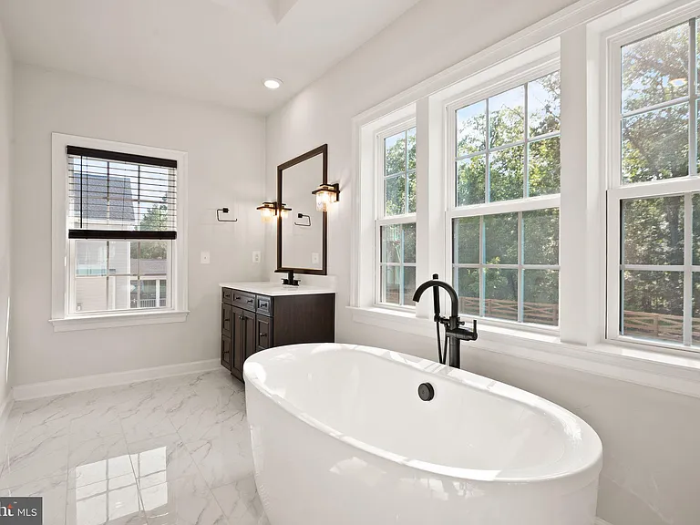 23297 Hastings Ridge Ct — Photo 54