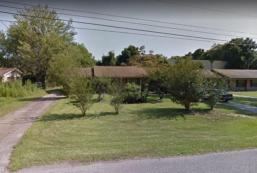 1st image of 411 Schubert Dr APT B