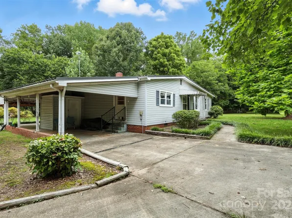 380 Garden Ln, Salisbury, NC 28146