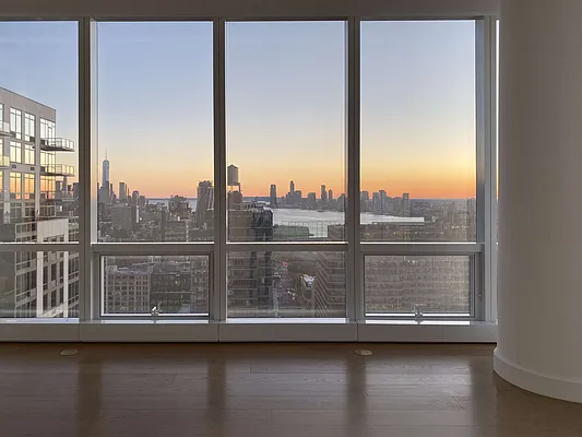 Rented by Gulia Wang, LREB | media 54