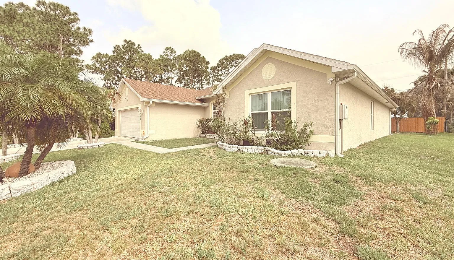 4 bed, 2.0 bath, 2290 sqft, $2,900 — Photo 3