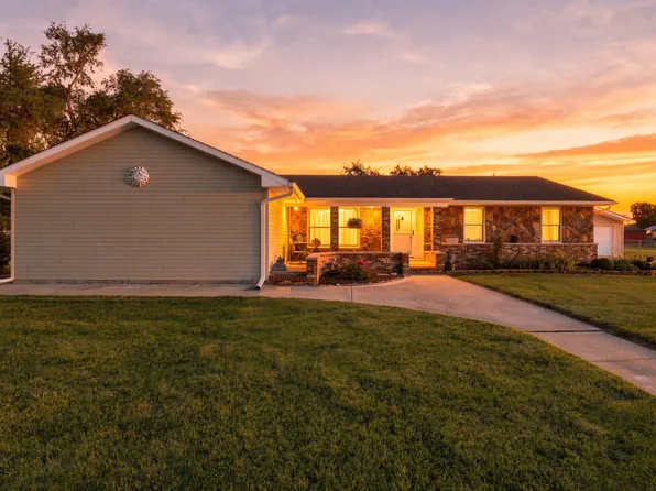 24368 Sylvan Ave, Brownstown, MI 48134