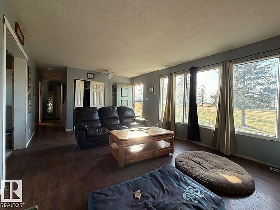 5th image of 61017 Range Rd #261