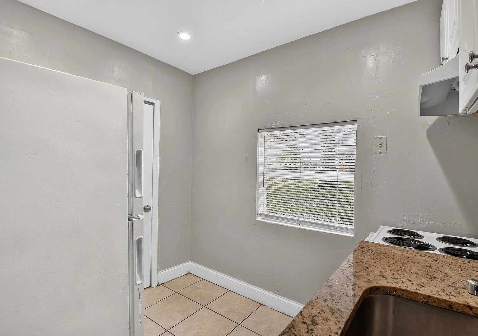 885887 7th St — Photo 3