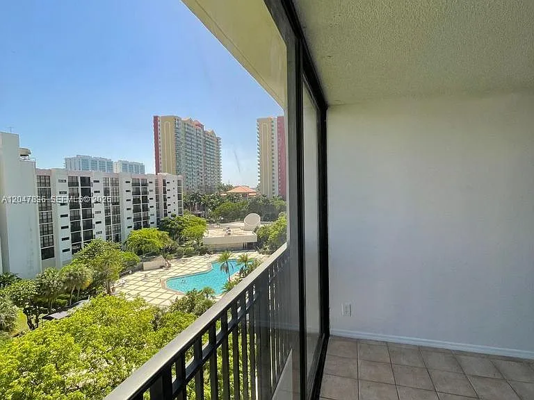 17011 N Bay Rd #816 — Photo 16