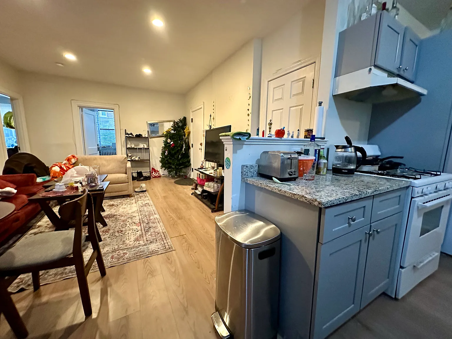 4 bed, 1285 sqft, $4,800 — Photo 3