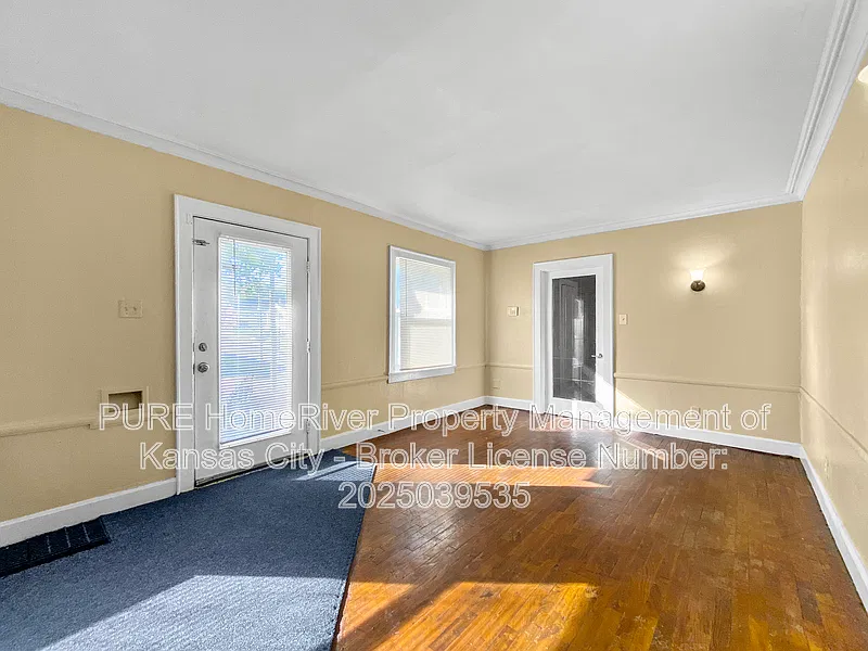 3 bed, 2.0 bath, 1345 sqft, $1,250 — Photo 3