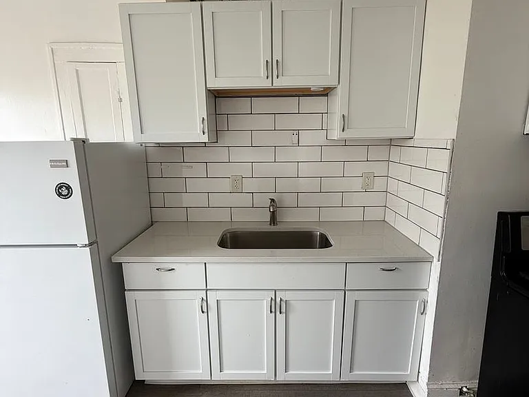 1685 Lincoln Ave — Photo 8