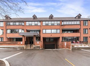 The Mews, Ancaster, ON L9G 4E7